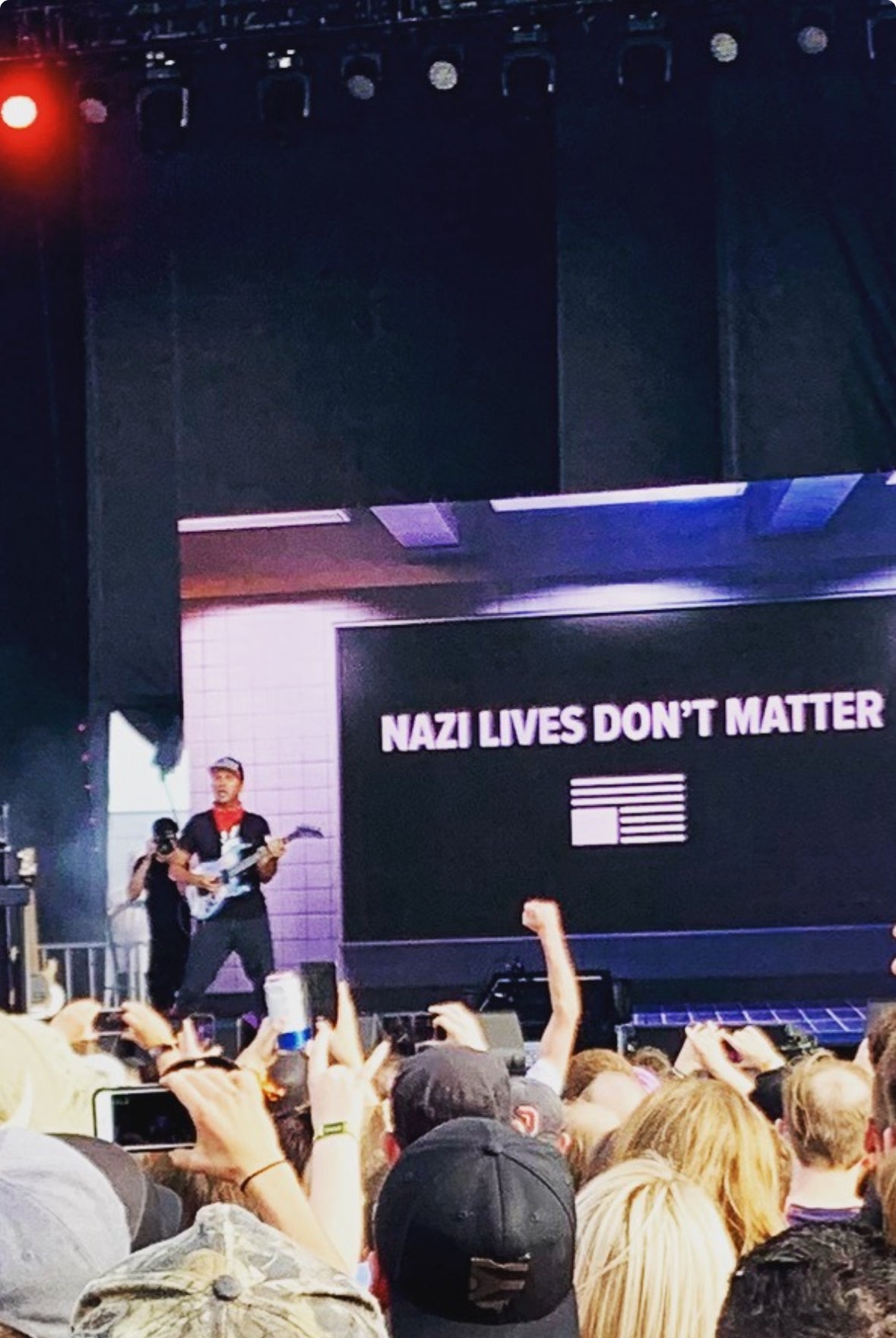 Connecting Together to Combat Fascism